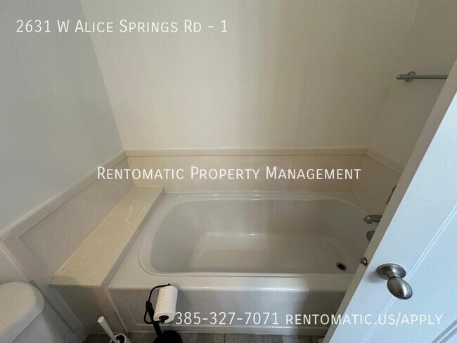 Building Photo - 2631 Alice Springs Rd