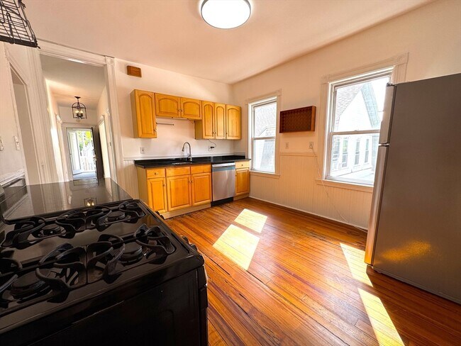 Building Photo - 67 Washburn Ave