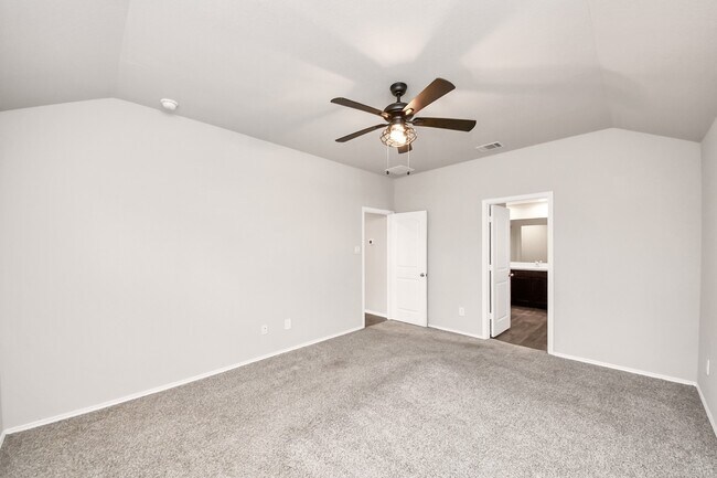 Building Photo - 40522 Winter Grass Bnd