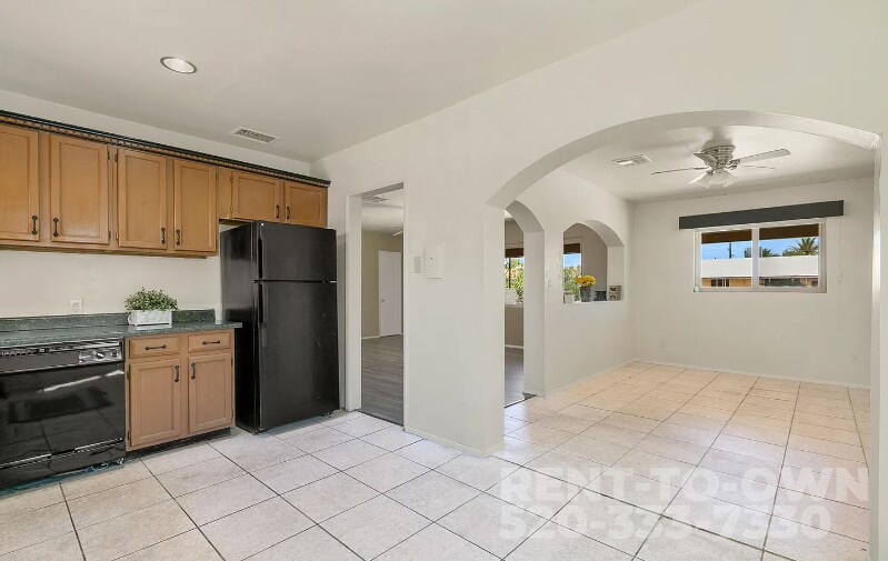 Building Photo - 418 E McMillan Dr