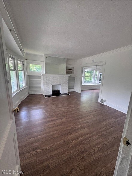 Building Photo - 12337 Chesterfield Ave