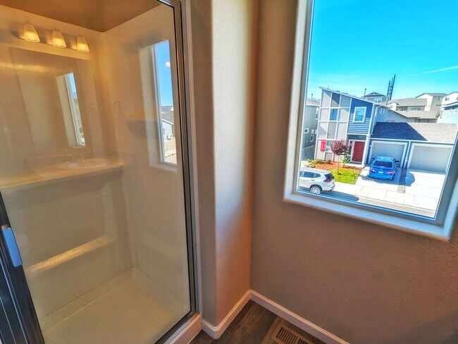 Building Photo - Paired Townhome in Chapel Heights