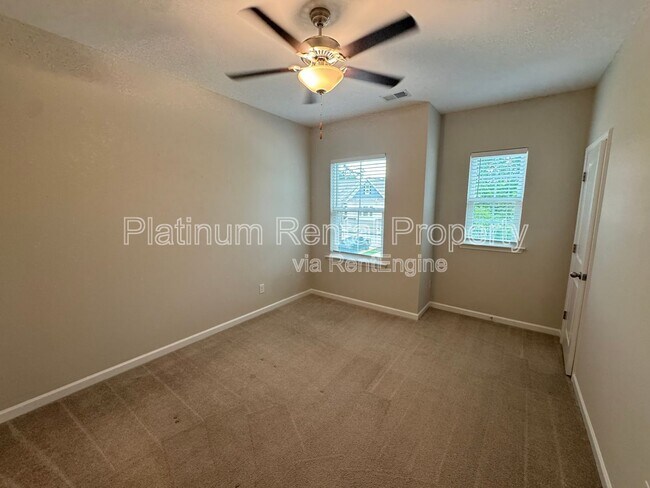 Building Photo - 120 Duval Dr