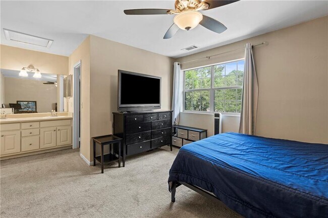 Building Photo - 547 Picketts Bend Cir