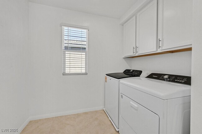 Building Photo - 8136 Rockflower St