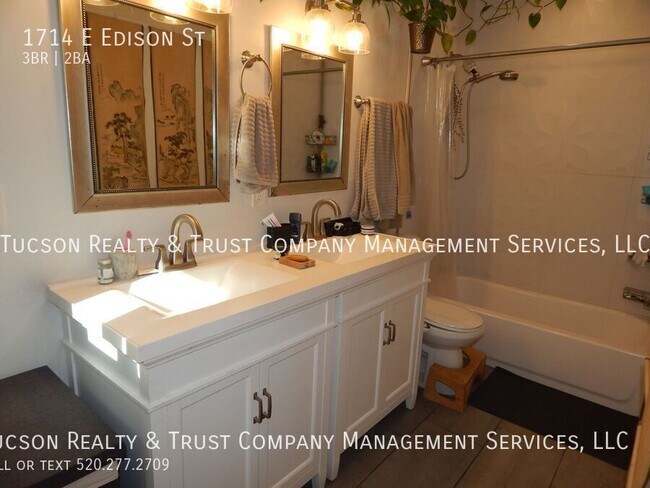 Building Photo - 1714 E Edison St