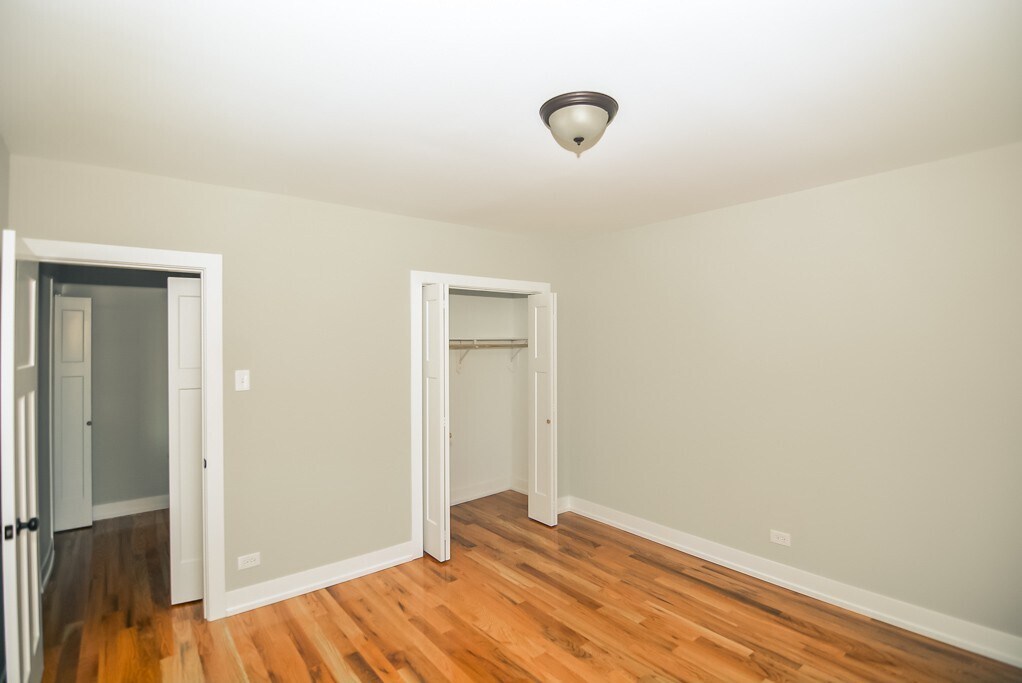 Building Photo - 555 W Arlington