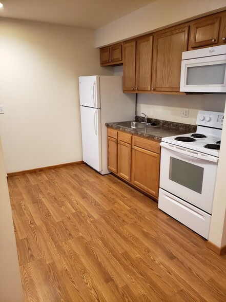 Large 1 bed - Madison Square Apartments