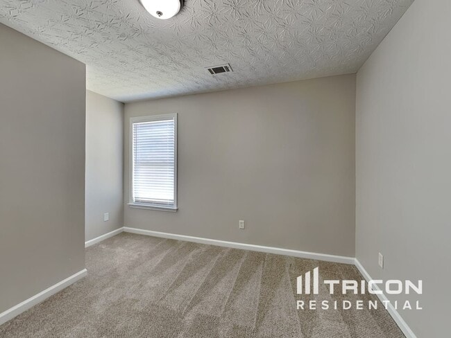 Building Photo - 3337 Coach House Ct