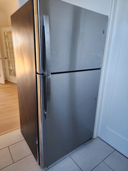 Building Photo - 521 18th Ave