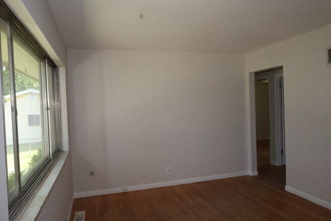 Building Photo - 414 S Cadillac Dr