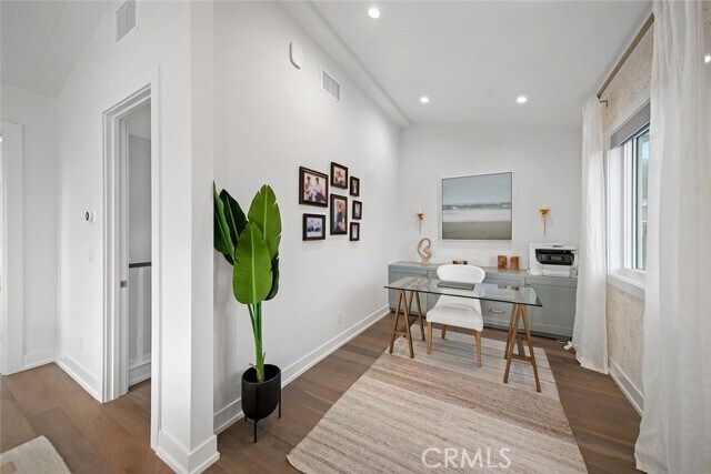 Building Photo - 45 Emerald Bay