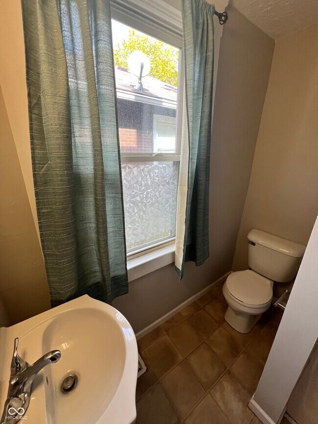 Building Photo - 4113 Cornelius Ave