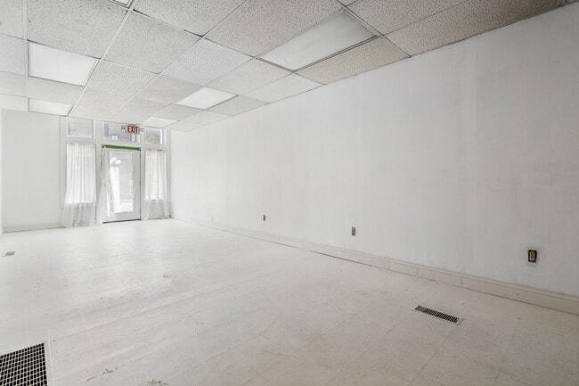 Building Photo - 3 E Washington St