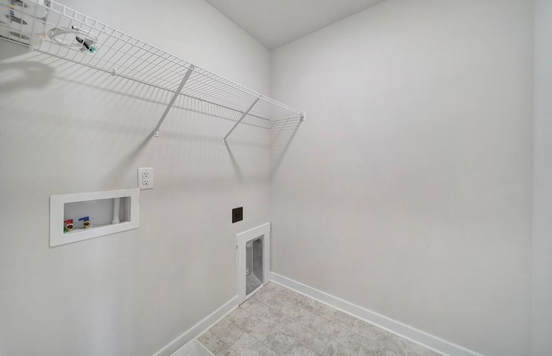 Building Photo - 635 Synclaire Pl