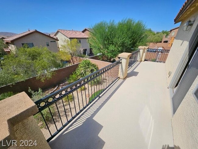 Building Photo - 7445 Calzado Dr