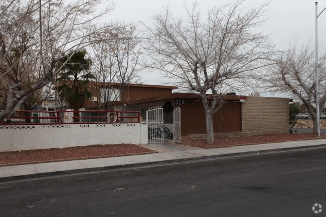 Building Photo - Mountain View Apartments