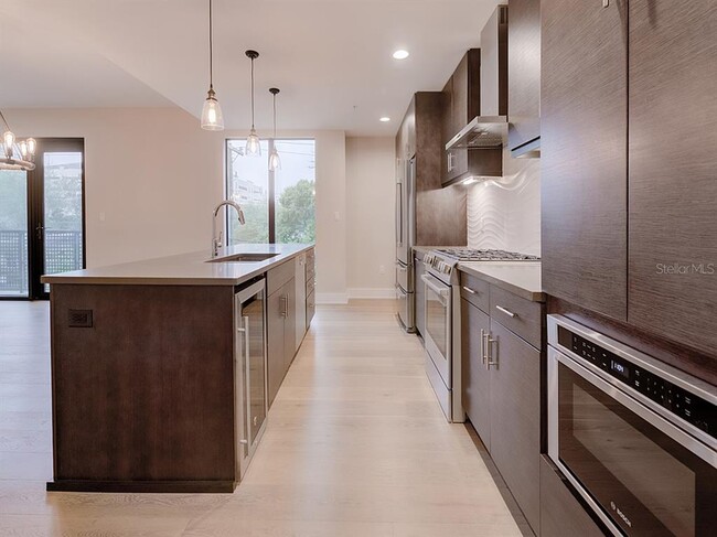 Building Photo - 199 Dali Blvd