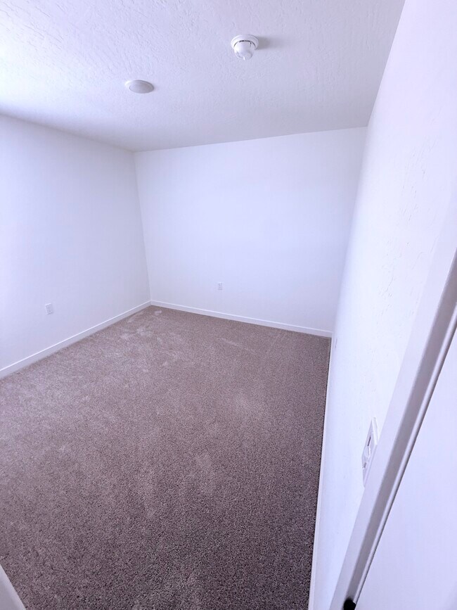 Building Photo - 4026 N Brent Ave