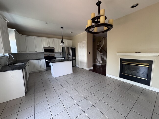Building Photo - 654 Fawn Cir
