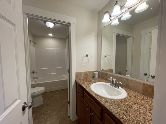 Building Photo - 608 Havenwood Dr