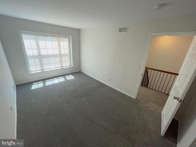 Building Photo - 102 Orchid Ln