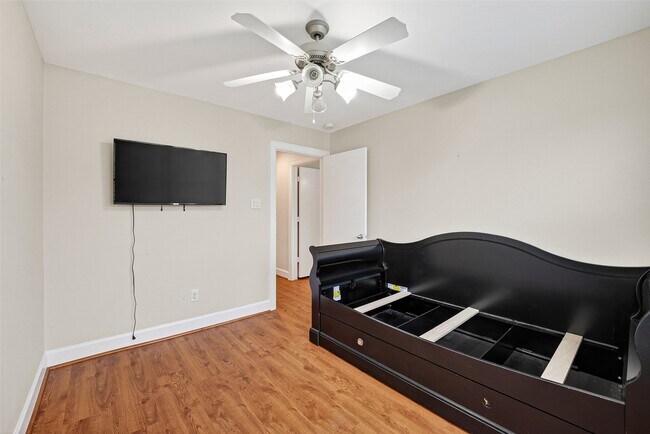 Building Photo - 3730 Main Poplar Dr