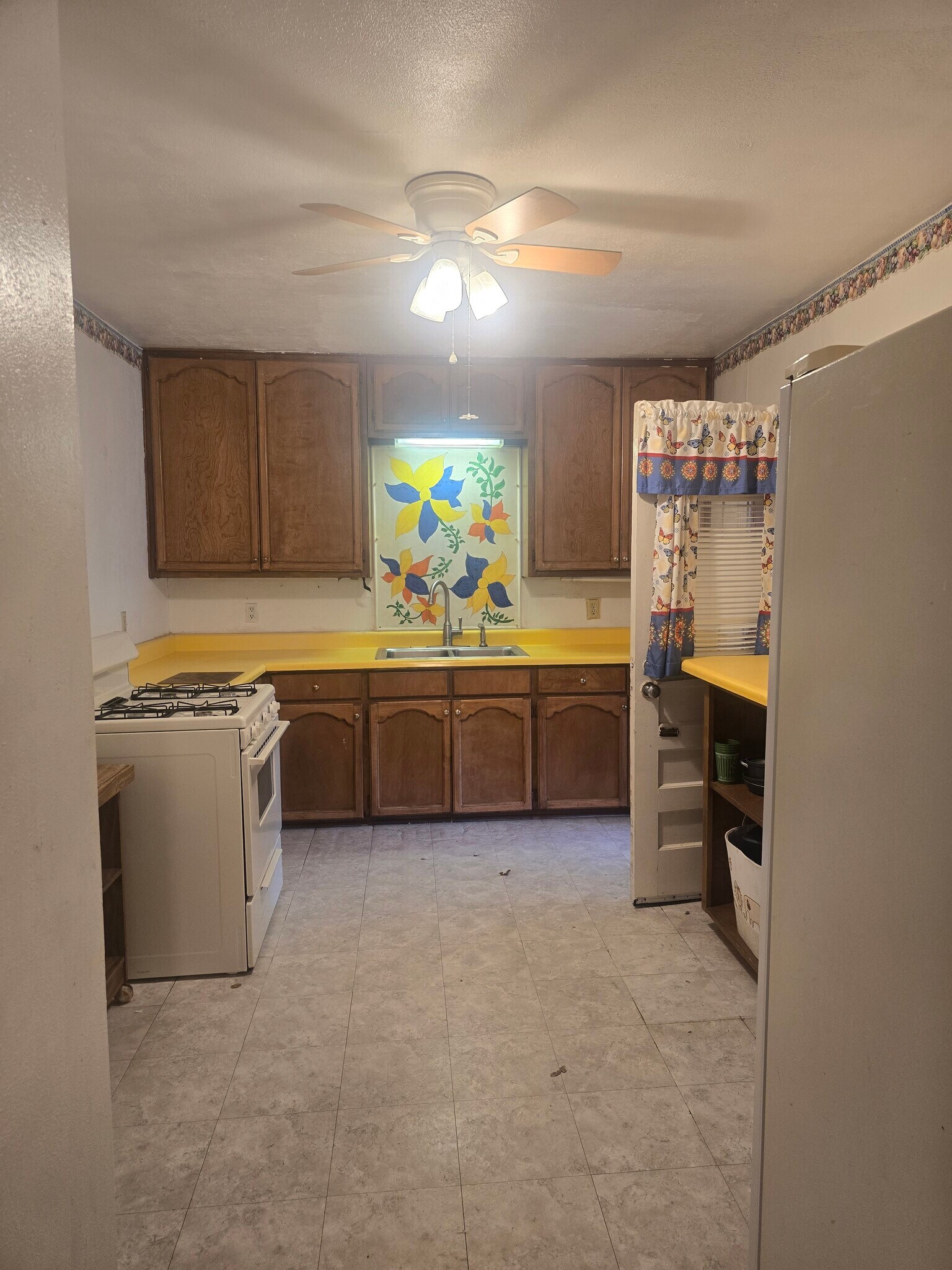 Building Photo - 3251 W Woodlawn Ave