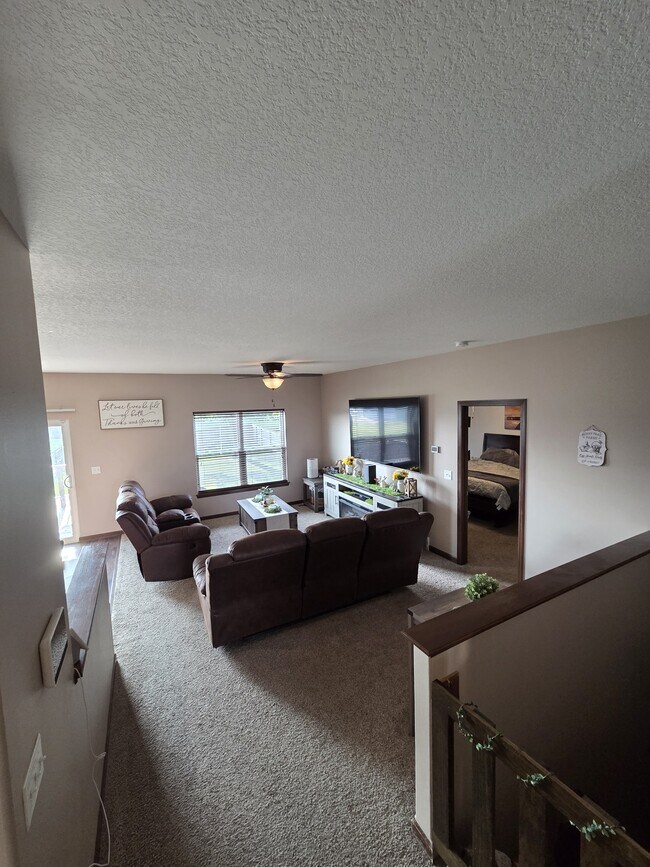 Building Photo - 4121 Mockingbird Ln