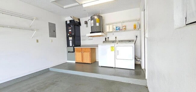 Building Photo - 6266 Blue Baneberry Ln