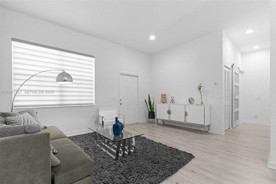 Building Photo - 625 Bald Cypress Rd