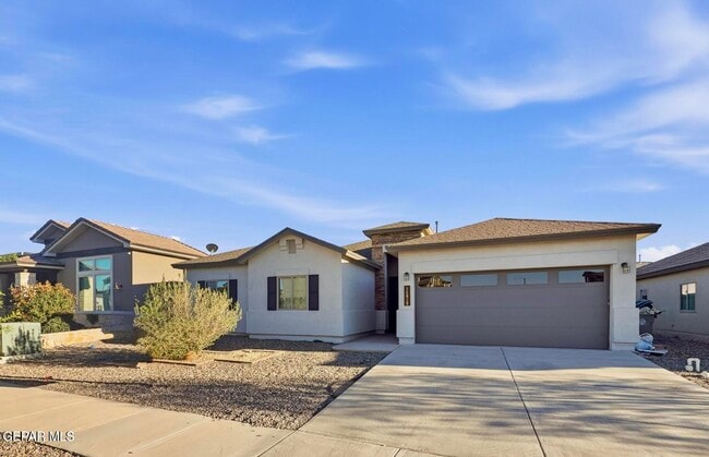Building Photo - 14616 Tierra Burgos