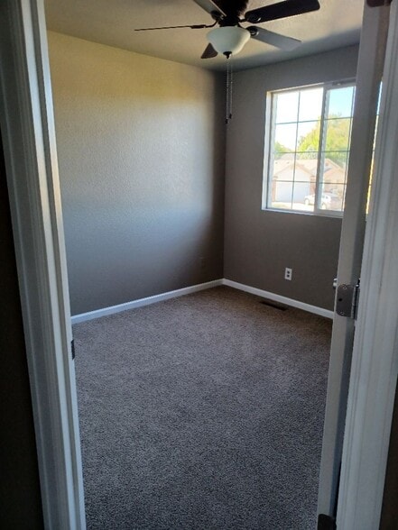 Building Photo - 3200 Rock Point Ct