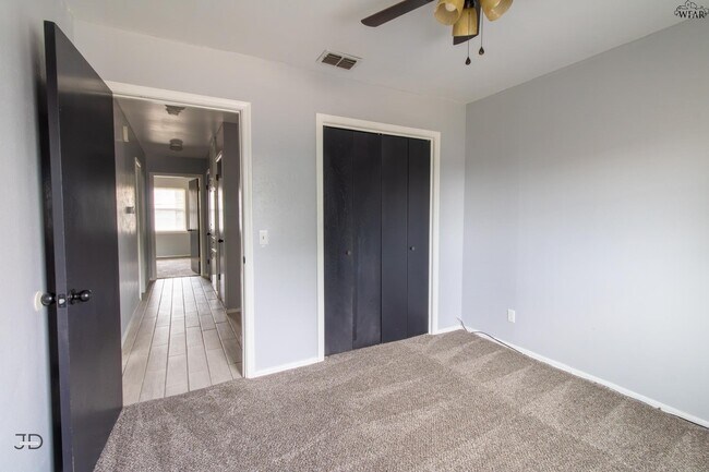 Building Photo - 9 Lackland Cir