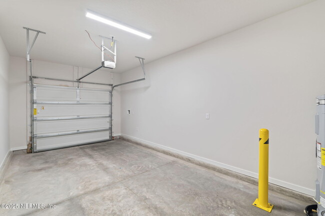 Building Photo - 111 Brazil Nut Cir