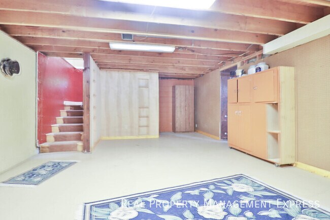 Building Photo - 47704 E 69th St