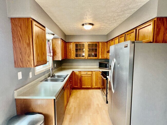 Building Photo - 10840 Delta Cir