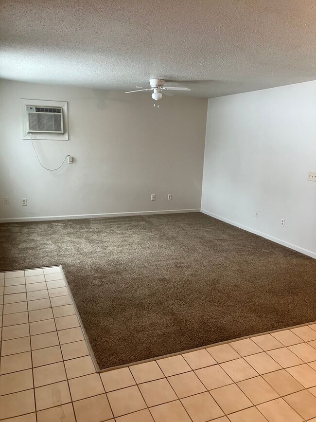 Building Photo - 2 Bedroom, Single-story Townhomes for rent in Newton, IA