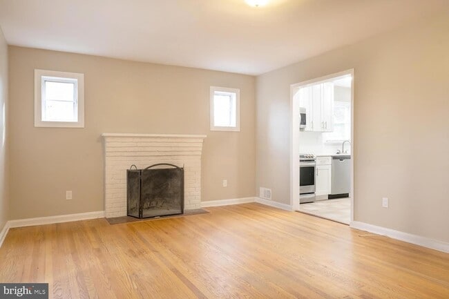 Building Photo - 3903 Fairview Dr