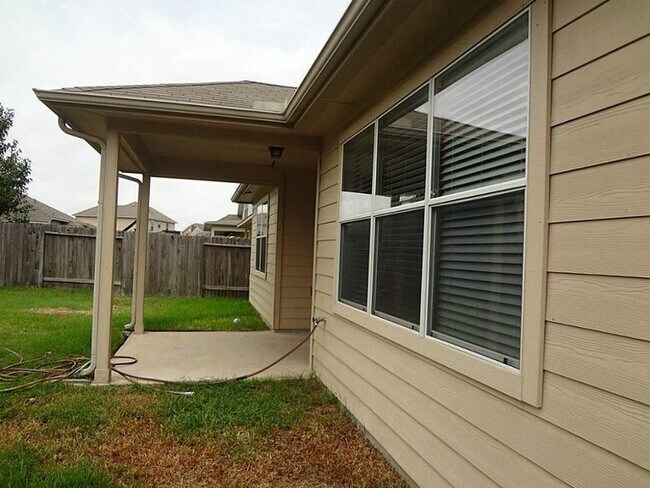 Building Photo - 6027 Schaumburg Dr