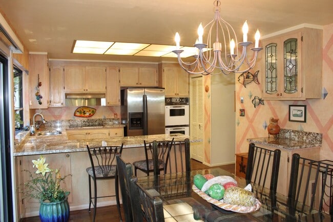 Building Photo - 400 Hartnell Pl