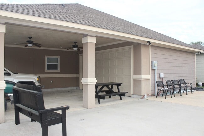 Building Photo - 19914 S Plantation Estates Dr