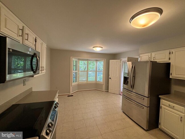 Building Photo - 2113 Kings Mill Ct