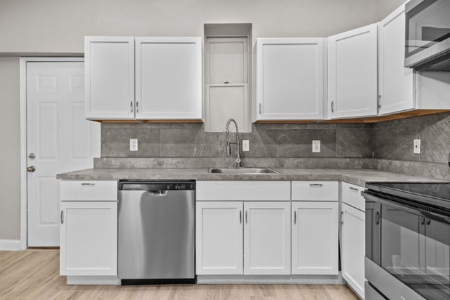 Building Photo - 3231 Taft Ave