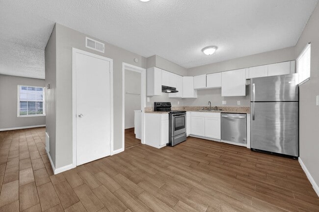 Building Photo - 674 Hobbs Dr
