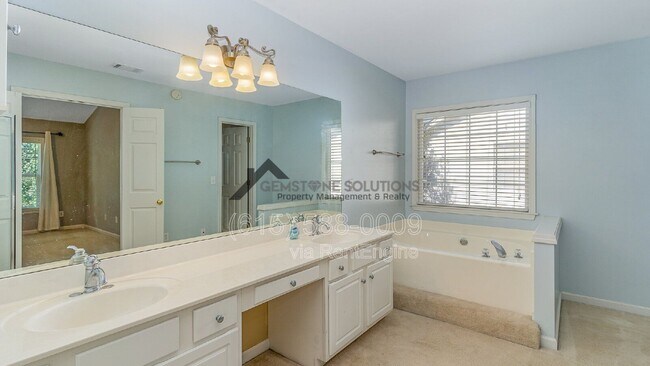 Building Photo - 144 Stanwick Dr