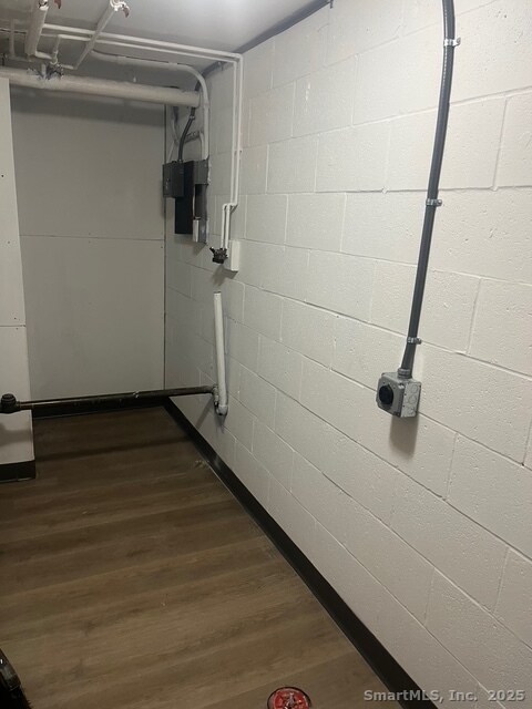 Building Photo - 79 Beths Ave