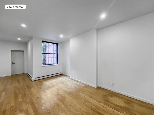 Building Photo - 523 W 49th St