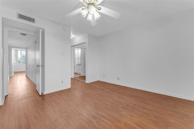 Building Photo - 1401 S Federal Hwy