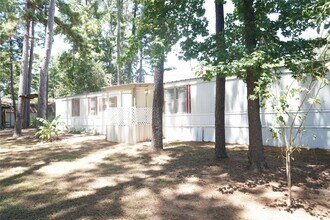 Building Photo - 10970 Maywood St
